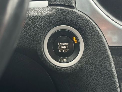 Used 2017 Chrysler 300 Limited image 25