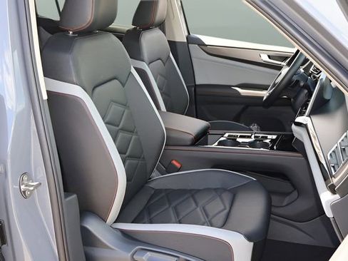 New 2026 Volkswagen Atlas Peak Edition AWD/4WD image 19