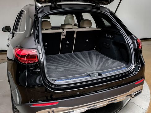 Used 2024 Mercedes-Benz GLC 300 4MATIC image 53