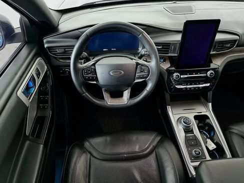 Certified 2021 Ford Explorer Platinum w/ Equipment Group 601A image 10