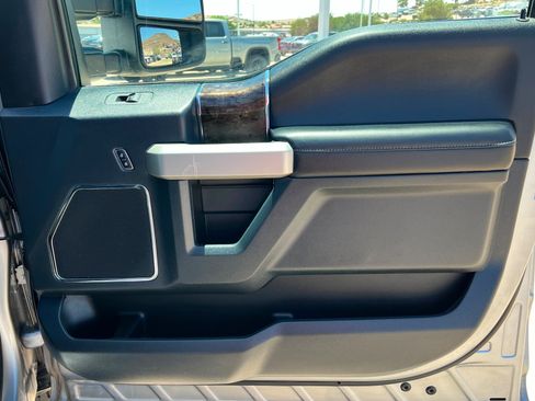 Used 2022 Ford F250 Lariat w/ Lariat Value Package AWD/4WD image 22