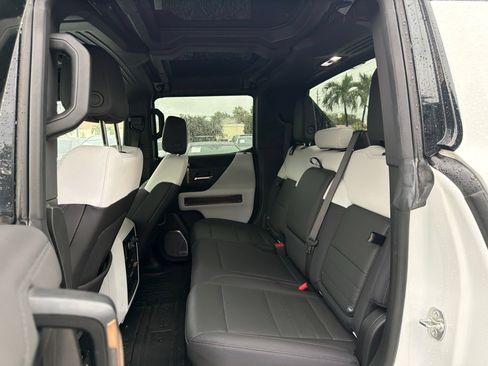 Used 2025 GMC Hummer EV 2X w/ LPO, Sport Package AWD/4WD image 13