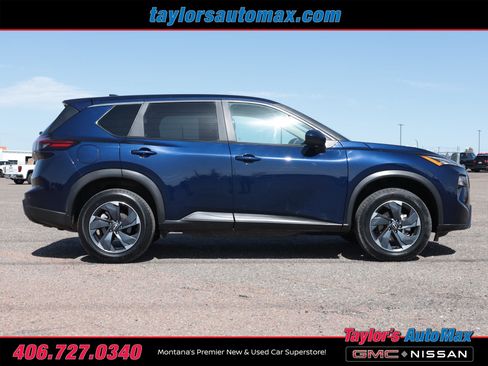 Used 2025 Nissan Rogue SV image 3