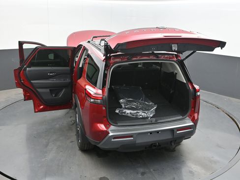 New 2026 Nissan Pathfinder SL AWD/4WD image 41