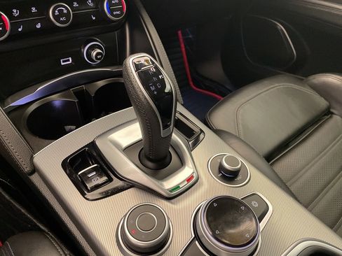 Used 2023 Alfa Romeo Stelvio Veloce image 20