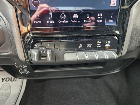 Used 2025 RAM 2500 Big Horn AWD/4WD image 29