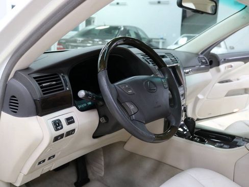 Used 2008 Lexus LS 460 L w/ Preferred Accessory Pkg RWD image 57