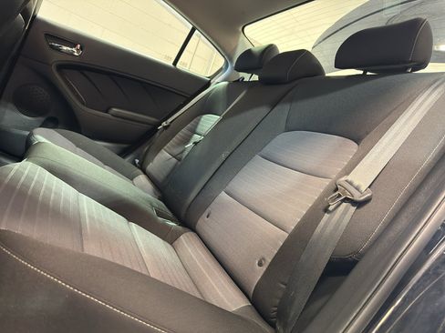 Used 2018 Kia Forte S w/ S Technology Package FWD image 28