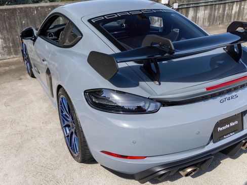 Certified 2025 Porsche 718 Cayman GT4 RS RWD image 26