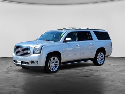 Used 2020 GMC Yukon XL SLT w/ Premium Edition AWD/4WD image 3