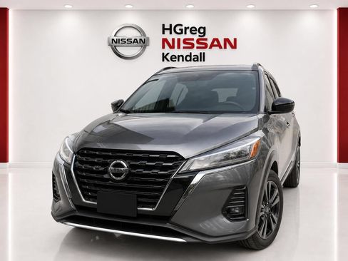Used 2021 Nissan Kicks SR FWD image 3