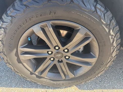 Used 2023 Ford F150 Lariat w/ Equipment Group 502A High AWD/4WD image 9