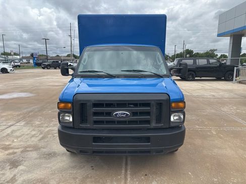 Used 2016 Ford E-350 and Econoline 350 Super Duty RWD image 18