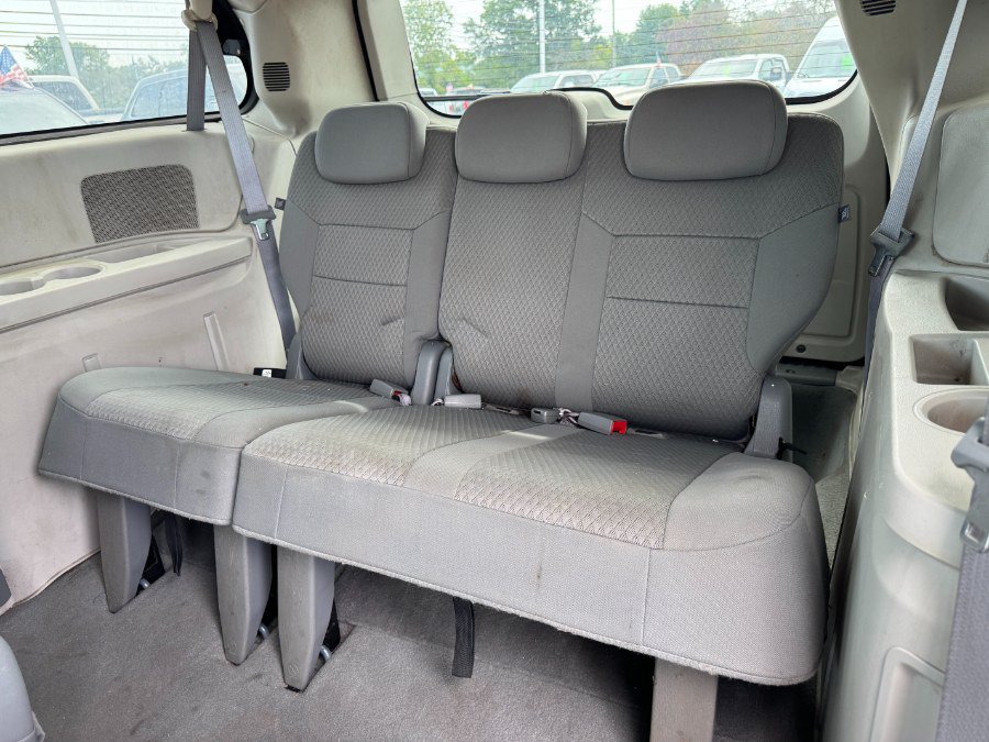 Used 2008 Chrysler Town & Country Touring FWD image 17