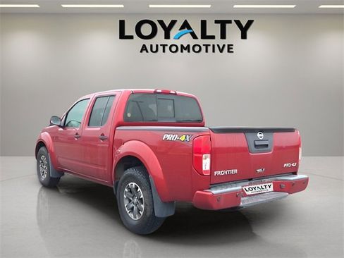 Used 2018 Nissan Frontier PRO-4X image 3