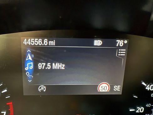 Used 2021 Ford Escape SE w/ SE Sport Appearance Package image 16