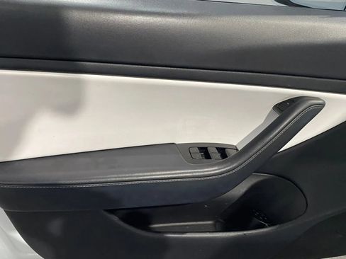 Used 2020 Tesla Model 3 Performance image 12