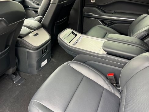 New 2025 Lincoln Navigator L Reserve w/ Jet Appearance Package image 10