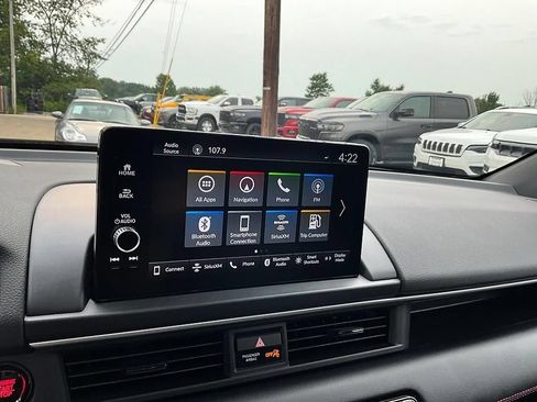 Used 2025 Honda Pilot Black Edition image 23