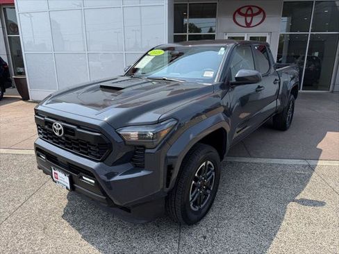 Certified 2025 Toyota Tacoma TRD Sport AWD/4WD image 4