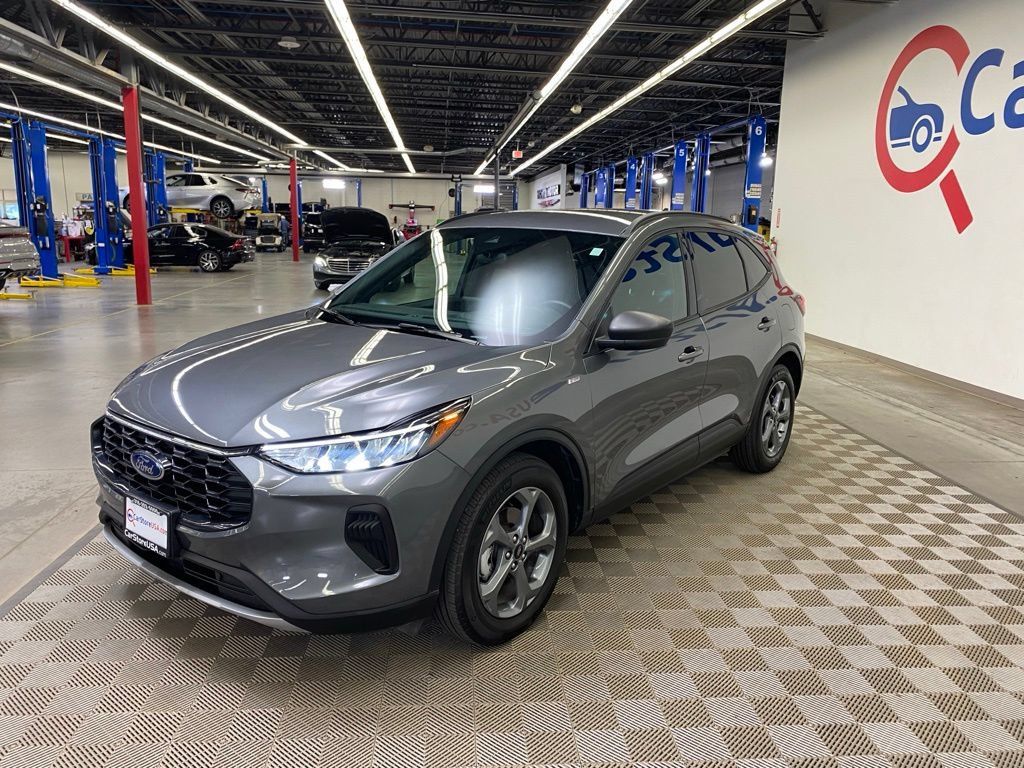 Used 2025 Ford Escape ST-Line FWD image 4