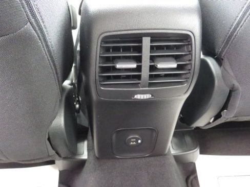 Certified 2022 Ford Escape SE w/ Cold Weather Package image 16