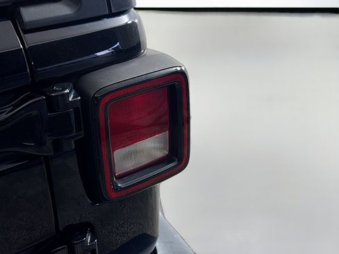 Used 2020 Jeep Wrangler Unlimited Sport S AWD/4WD image 34