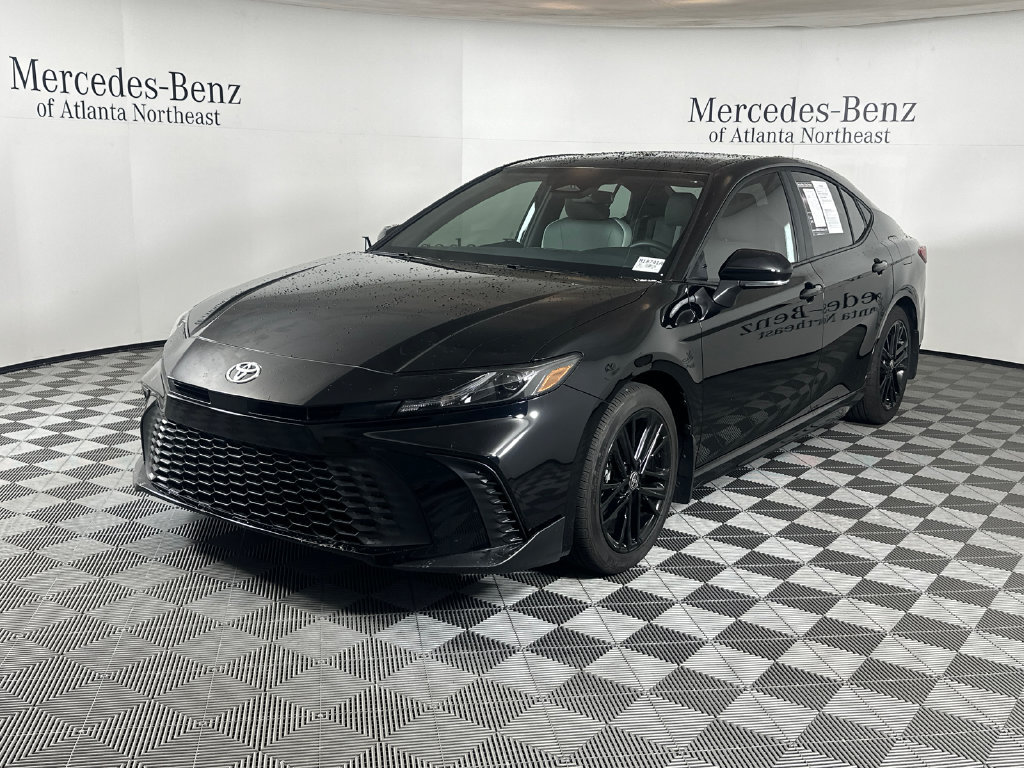 Used 2025 Toyota Camry SE FWD image 3