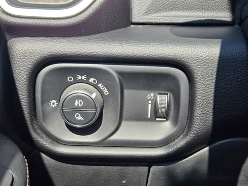 Used 2025 RAM 2500 Big Horn AWD/4WD image 21
