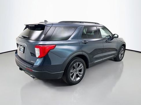 Used 2023 Ford Explorer XLT w/ Equipment Group 202A image 7