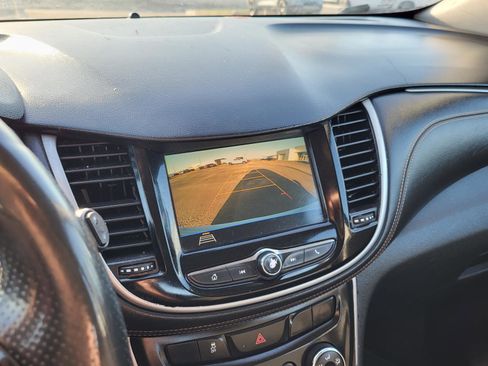 Used 2018 Chevrolet Trax LS image 28