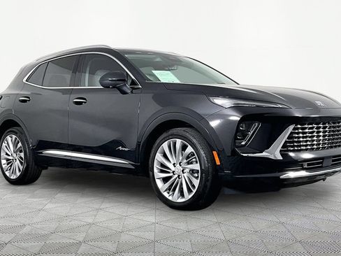 Certified 2025 Buick Envision Avenir AWD/4WD image 3