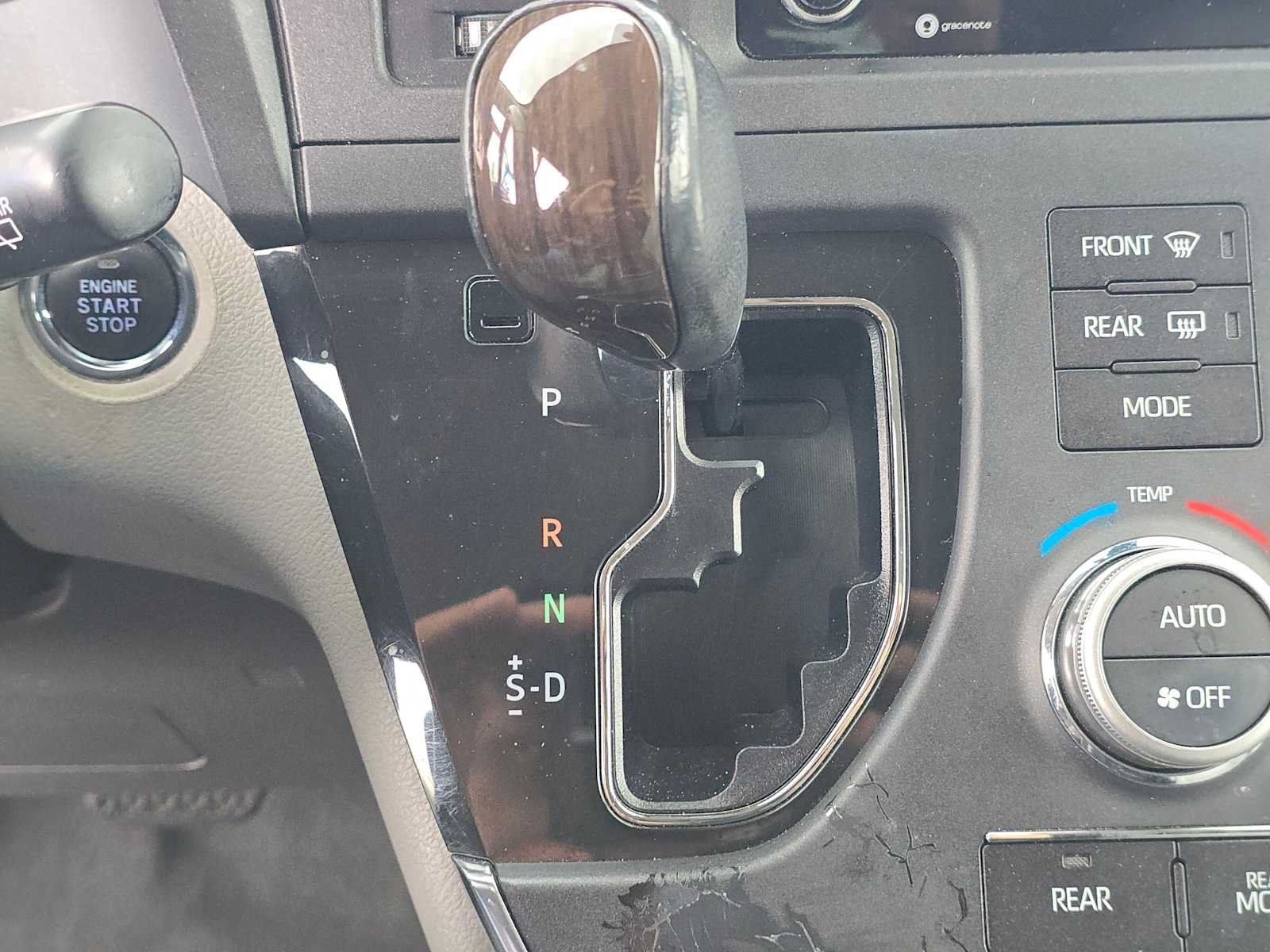Used 2019 Toyota Sienna XLE FWD image 33