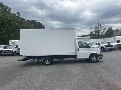 New 2024 Chevrolet Express 4500 w/ Power Convenience Package RWD image 6