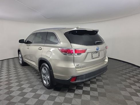 Used 2014 Toyota Highlander Limited Platinum AWD/4WD image 3