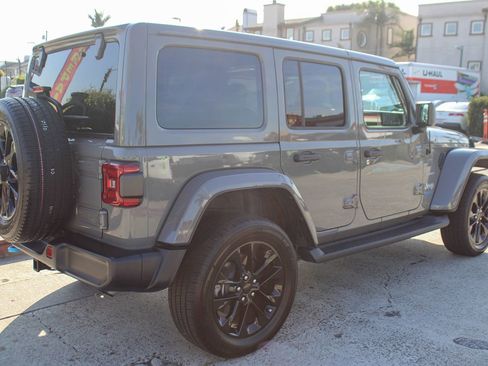 Used 2022 Jeep Wrangler Unlimited Sahara image 5