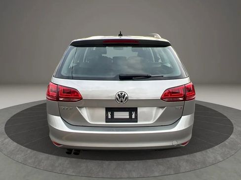 Used 2017 Volkswagen Golf S image 6