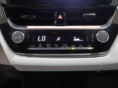 Used 2026 Toyota Corolla SE FWD image 29