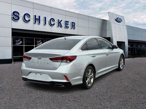Used 2018 Hyundai Sonata Limited w/ Limited Ultimate Package 03 FWD image 3