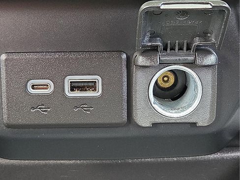 Used 2021 Chevrolet Silverado 1500 RST w/ Texas Edition Plus image 17