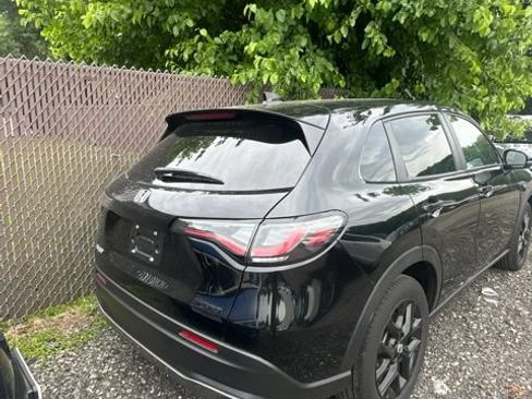 Used 2024 Honda HR-V Sport image 3