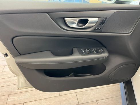 Used 2025 Volvo V60 B5 Cross Country Plus image 20