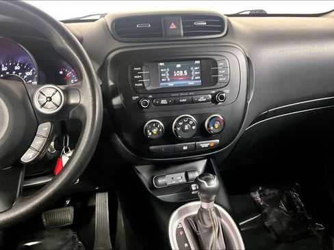 Used 2016 Kia Soul + FWD image 6