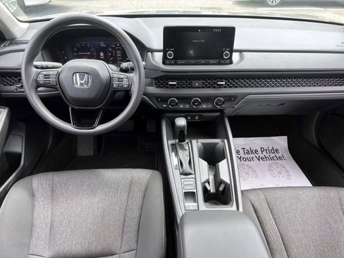 Used 2025 Honda Accord SE image 11