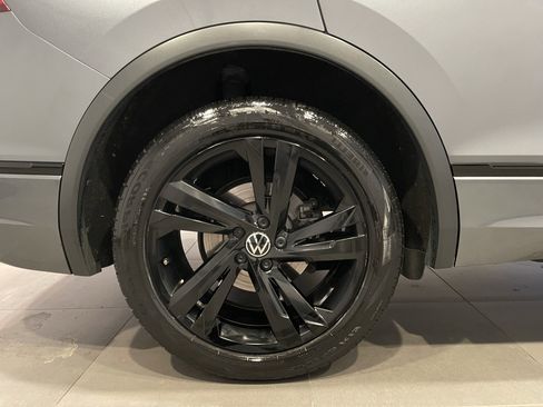 Used 2023 Volkswagen Tiguan SE R-Line AWD/4WD image 9