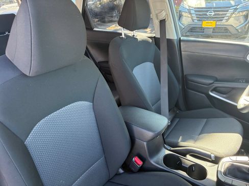 Used 2025 Kia Soul LX w/ LX Technology Package FWD image 26