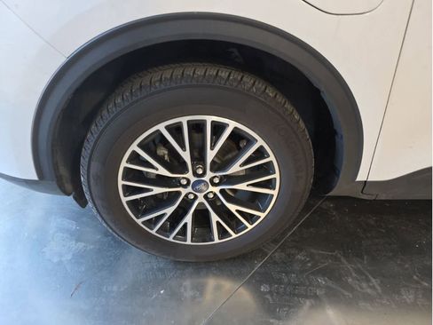 Used 2022 Ford Escape SE w/ Convenience Package image 3