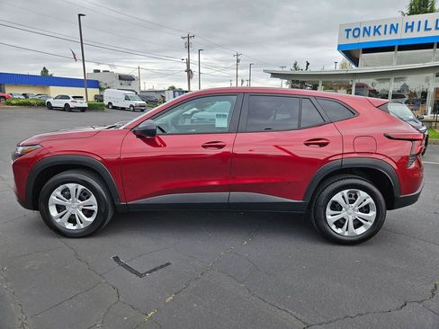 Certified 2024 Chevrolet Trax LS FWD image 3