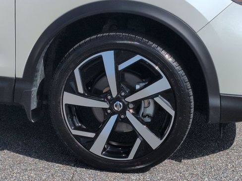 Certified 2022 Nissan Rogue Sport SL image 11