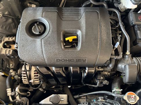 Used 2025 Kia Soul LX w/ LX Technology Package FWD image 30